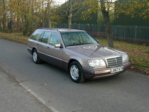 1993 MERCEDES BENZ W124 E220 ESTATE 7 SEAT - RHD - UK CAR - ONLY For Sale