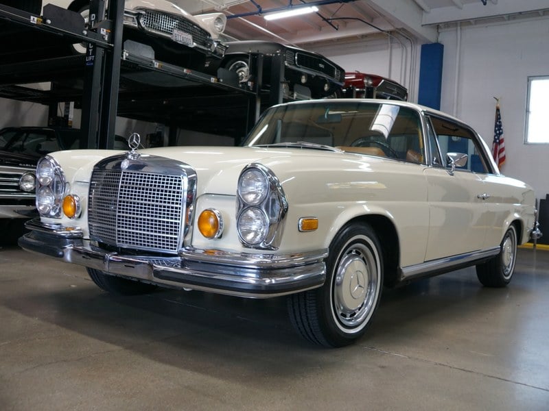1971 Mercedes 280SE 3.5 V8 Coupe with sunroof