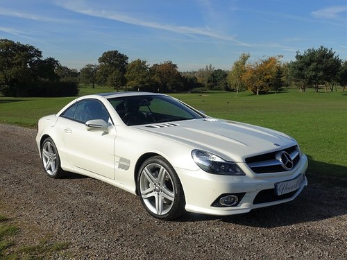 2010/10 Mercedes SL500 - Diamond White/Blk - 12,940mls only! For Sale
