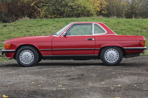 1987 Mercedes-Benz 560SL in Iconic Red with Interesting History VENDUTO