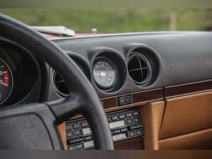 1987 Mercedes-Benz 560SL in Iconic Red with Interesting History For Sale (picture 8 of 9)