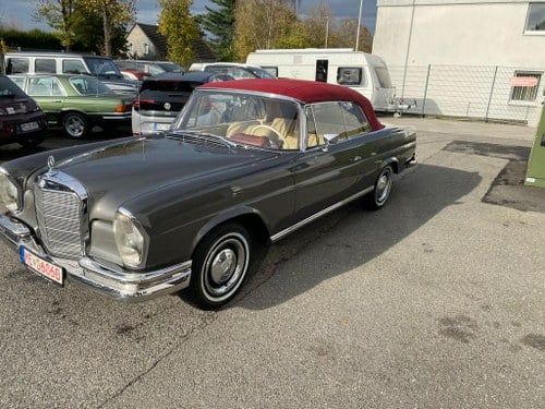 1972 Mercedes-Benz 220 SE For Sale