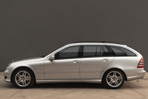 2002 MERCEDES BENZ C32 AMG Kaufen Bei