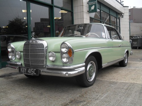1965 Mercedes 300SE Coupe Rare 5 speed manual transmission For Sale