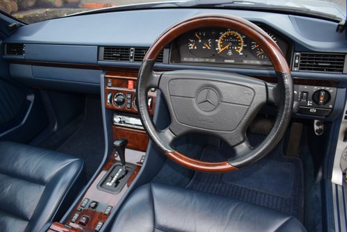 1996 Mercedes 320 - 8