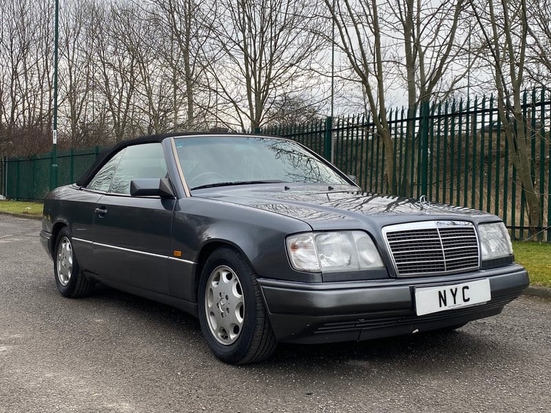 MERCEDES-BENZ W124 E220 CABRIOLET CONVERTIBLE - VALUE!