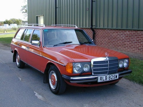 1981 MERCEDES BENZ W123 250t Estate - AIR CON - BIG SPEC - UK RHD Kaufen Bei