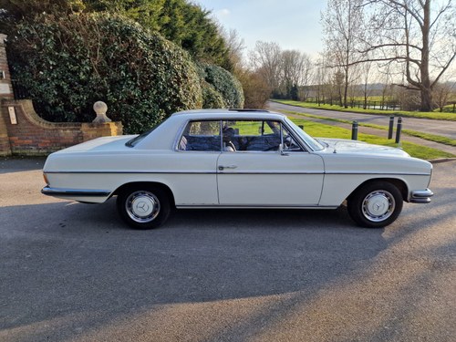 1972 Mercedes 250 CE Automatic Coupe (W114) For Sale
