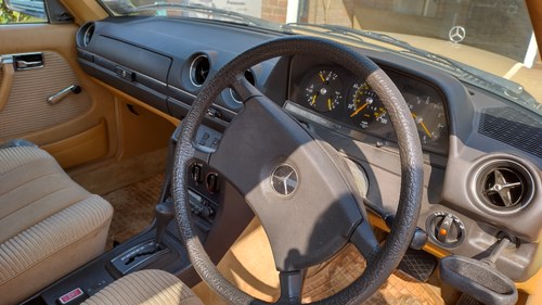 1980 Mercedes 250 - 6