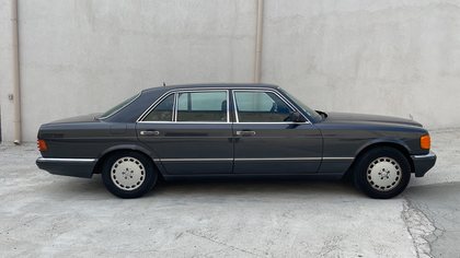 1989 Mercedes 560 SEL