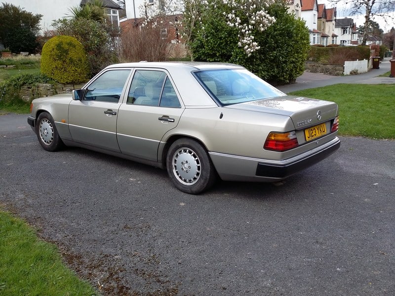 1992 Mercedes 300 - 4