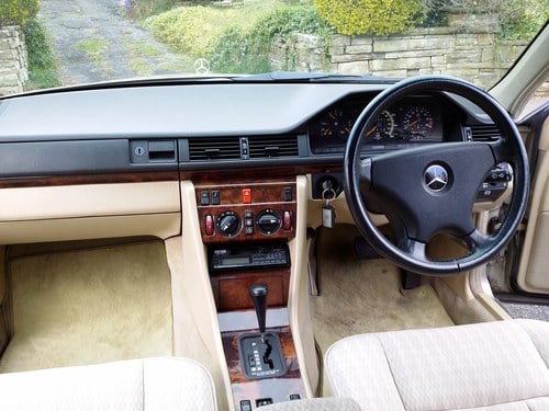 1992 Mercedes 300 - 6