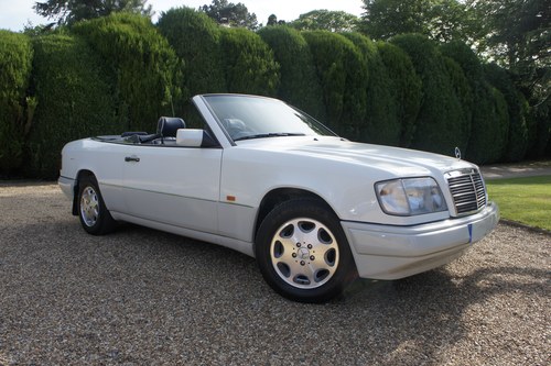 1994 Mercedes E220 Cabriolet A124 W124 Stunning low mileage For Sale
