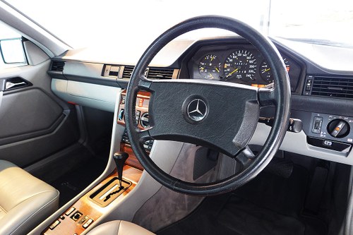 1989 Mercedes 300 - 9