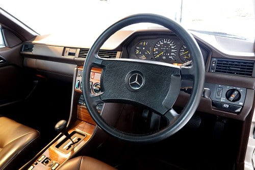 1988 Mercedes 300 - 9