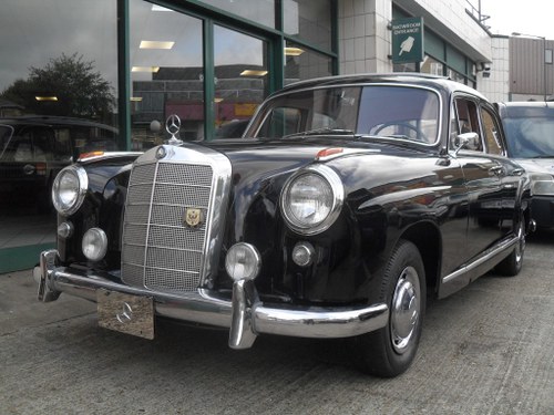 1957 Mercedes Ponton Saloon 219 model LHD A vendre