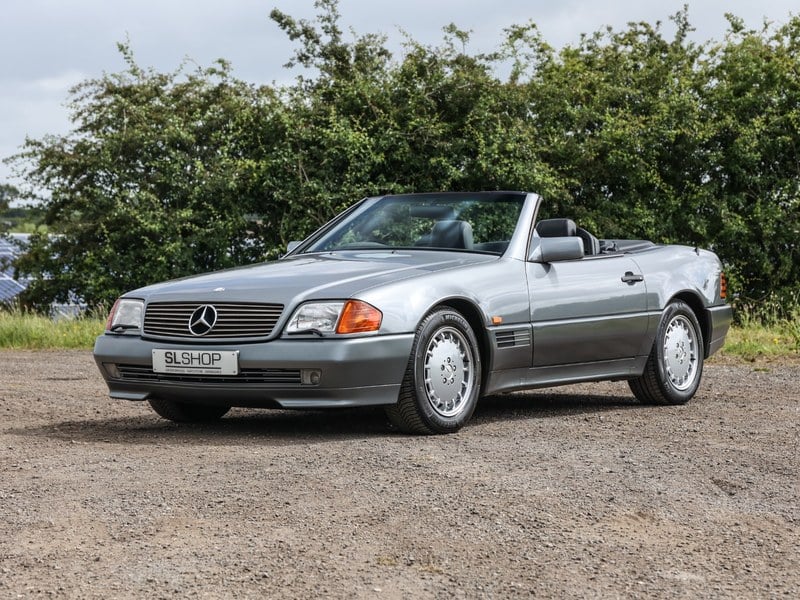 Mercedes-Benz 500SL (R129) in Pearl Grey Metallic