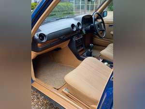 1985 Mercedes 200 T Estate Navy Blue For Sale (picture 6 of 7)