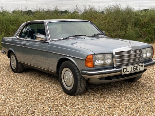 1983 Mercedes 280 CE - Pillarless Coupe - W123 For Sale