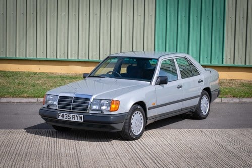 1989 Mercedes W124 300E - Only 41k Miles, Silver/Blue Velour VENDIDO