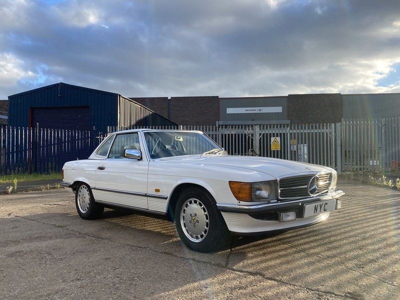 1987 MERCEDES-BENZ R107 420SL - STUNNING LATE MODEL CAR