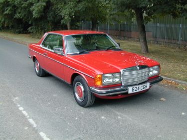 MERCEDES BENZ W123 230e Coupe - UK RHD - EXCEPTIONAL!
