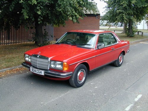 1985 Mercedes 230 - 6