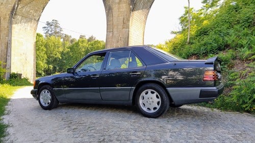 1990 Mercedes 250 - 3