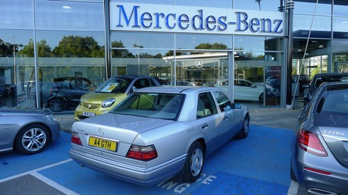 Lovely Example 1994 Mercedes W124 E200 Automatic Saloon For Sale
