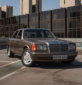 Picture of Mercedes 300SE W126