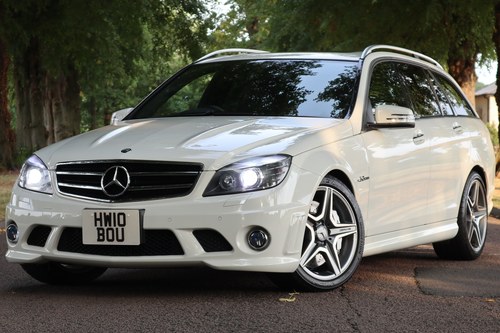 2010 Mercedes-Benz C63 AMG 6.2 V8 451bhp