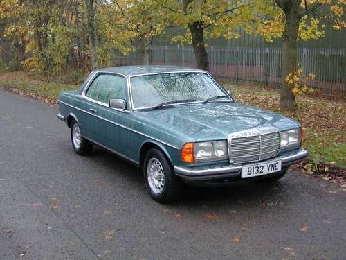 1985 Mercedes W123 230 Ce Automatic Coupe  (RHD - UK Car) In vendita