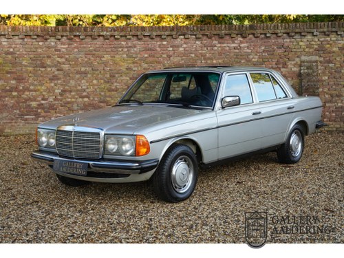 1977 Mercedes-Benz 300D Only 17.000 km! UNIQUE!! First owner, all For Sale