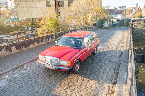 1986 Mercedes W123 200T Estate In vendita
