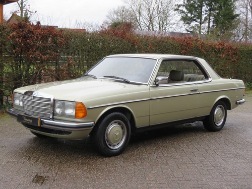 1983 Mercedes-Benz 200-280 (w123) 230 CE For Sale