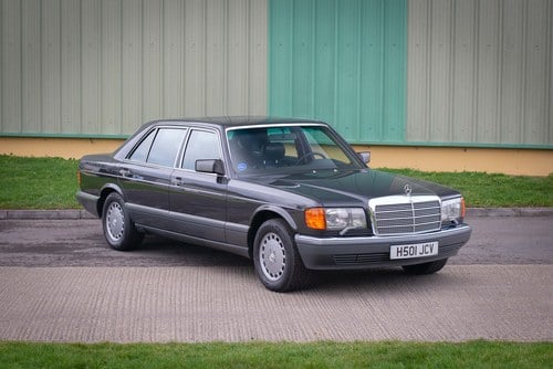 1990 Mercedes W126 560SEL - Black/Black - 69k KM - Superb SOLD