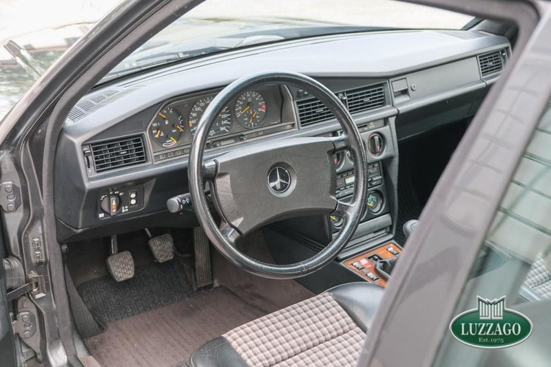 1989 Mercedes 190 E - 7