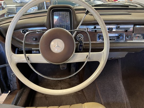 1966 Mercedes 230 - 8