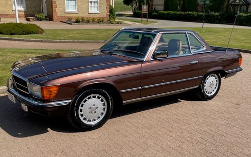 Mercedes Benz 500 SL R107 1984 Auto Fully Restored (picture 1 of 21)