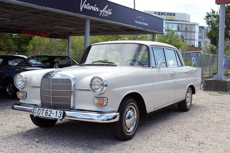 1966 Mercedes 200