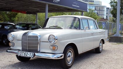 Mercedes-Benz W110 200 Petrol - kept in good condition