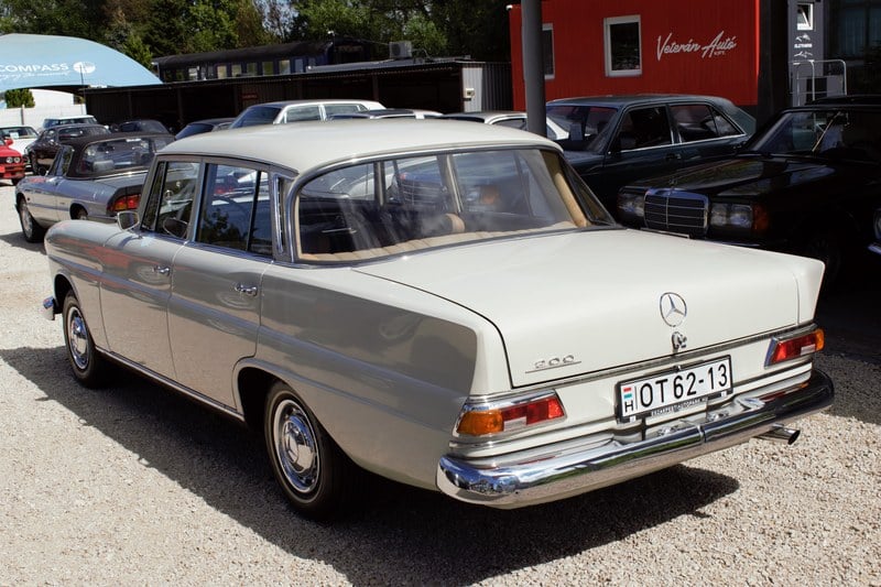 1966 Mercedes 200 - 7
