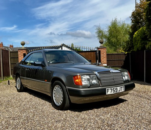 1989 Mercedes 300CE (W124)
