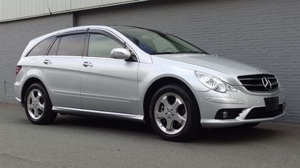 2009 Mercedes R500 4MATIC New Condition!