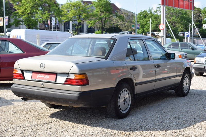 1988 Mercedes E Class - 4
