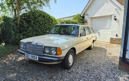 1981 Mercedes Benz 200T W123 Estate (picture 1 of 16)