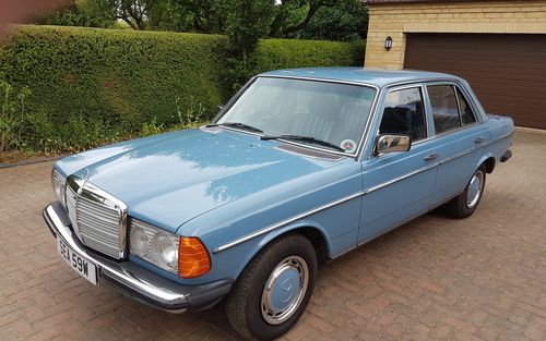 1981 Mercedes W123 240 D (picture 1 of 6)