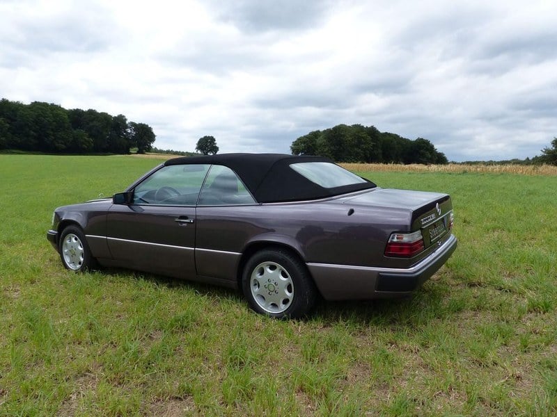 1993 Mercedes 300 - 4