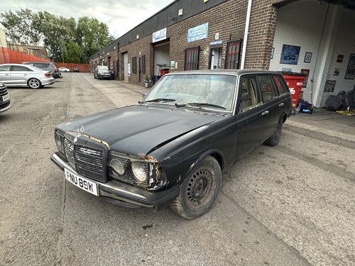 1981 MERCEDES-BENZ W123 230 TE ESTATE - PROJECT OR SPARES SOLD