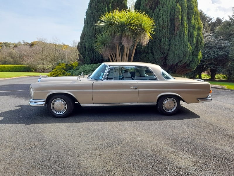 1968 Mercedes 220 SEB coupe